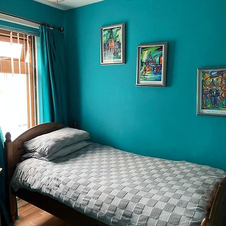 11 Parkmore Street, Ormeau Road, Belfast, Bt7 2Gt, 2 Bedroom House Eksteriør bilde