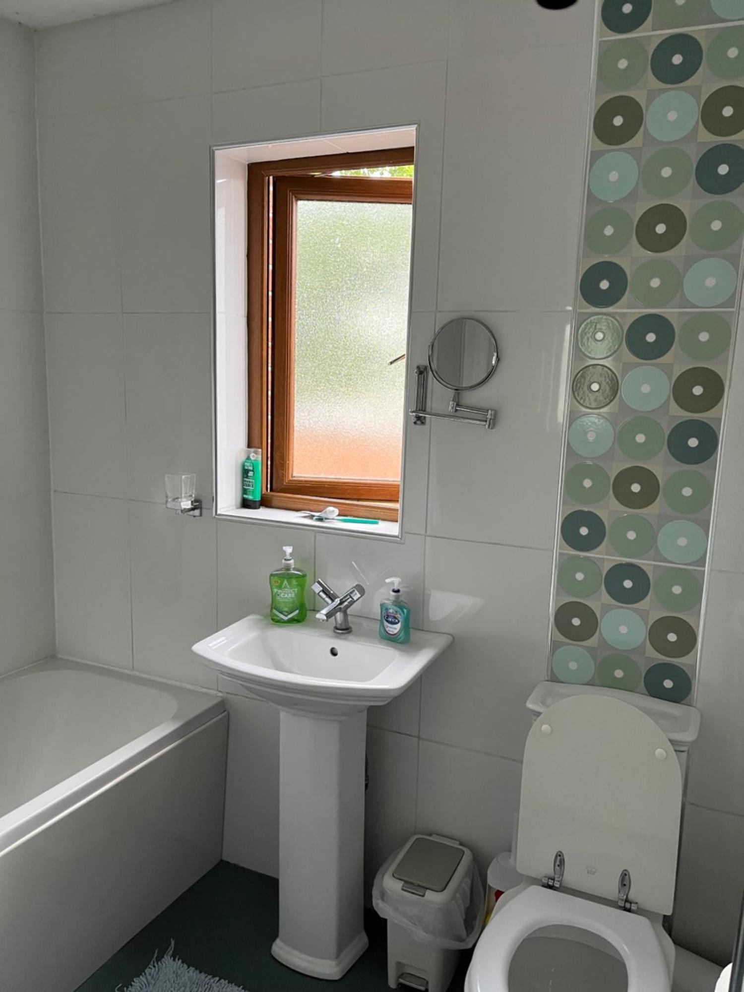 11 Parkmore Street, Ormeau Road, Belfast, Bt7 2Gt, 2 Bedroom House Eksteriør bilde
